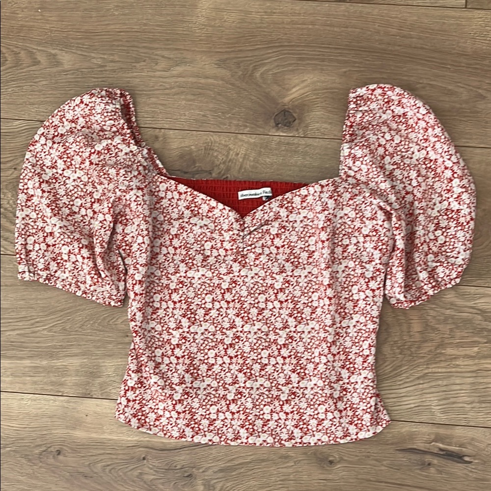 Abercrombie & Fitch Red and White Floral Puff Sleeve Blouse